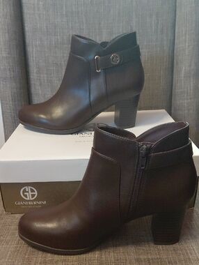 Giani Bernini Dark Brown Leather Ankle Booties with Buckle Detail - Size 8